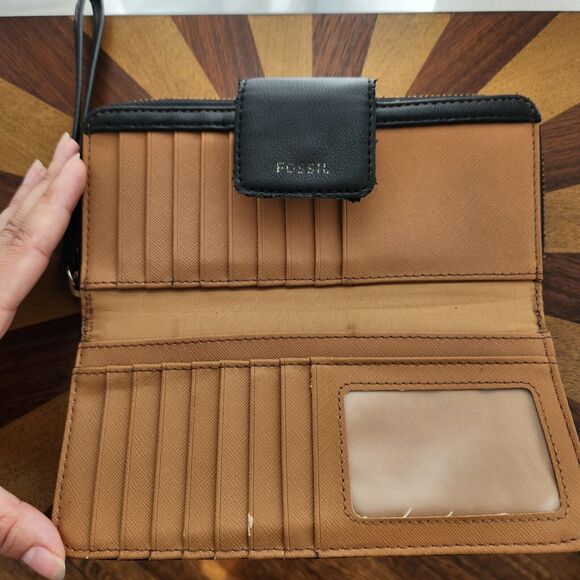 Fossil Wallet Women Quilted Black Faux Leather Large Zip Around  Wristlet Strap - Picture 5 of 7